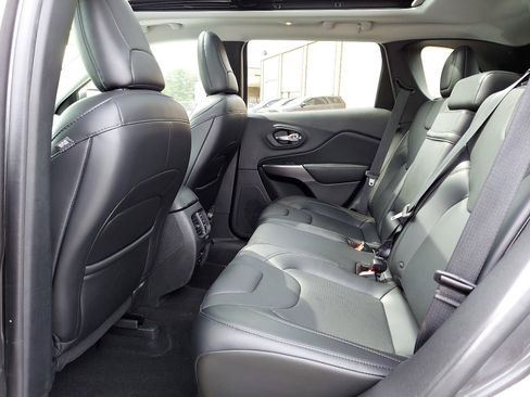 Certified 2019 Jeep Cherokee Limited image 10