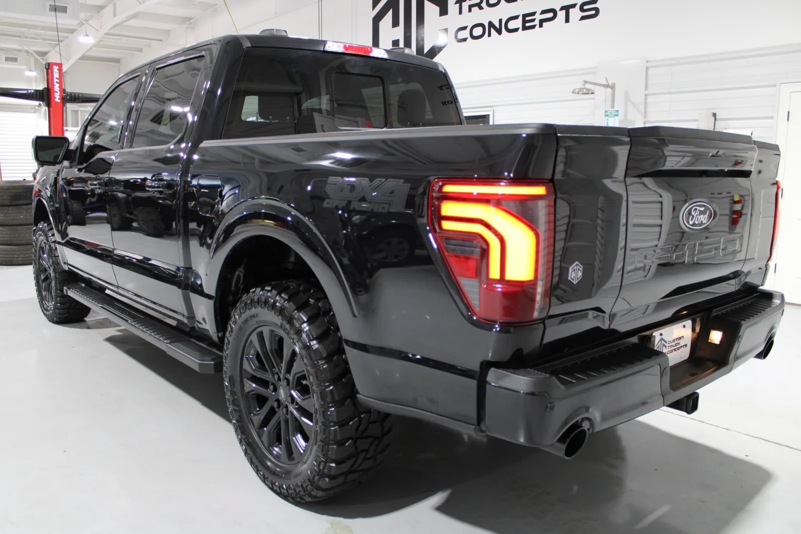 Used 2024 Ford F150 Lariat w/ Equipment Group 502A High AWD/4WD image 18