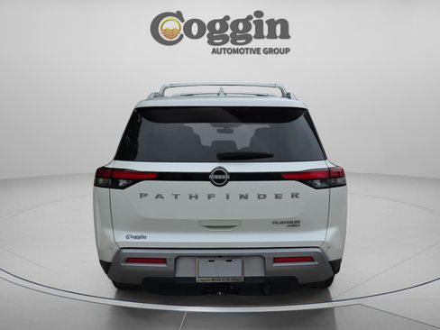 Used 2024 Nissan Pathfinder Platinum w/ Cargo Package AWD/4WD image 4