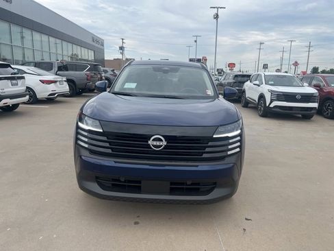 New 2025 Nissan Kicks SV image 2