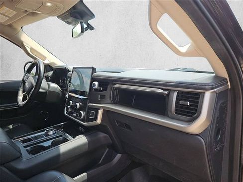 Used 2023 Ford Expedition XLT RWD image 20