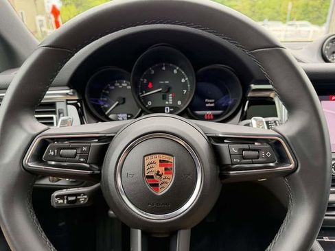 Certified 2025 Porsche Macan AWD/4WD image 28