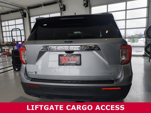 Used 2023 Ford Explorer XLT image 5