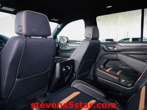 Used 2023 GMC Yukon XL AT4 w/ Technology Package image 6