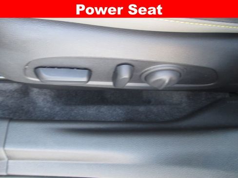 Used 2025 Chevrolet Trax ACTIV w/ Driver Confidence Package FWD image 24