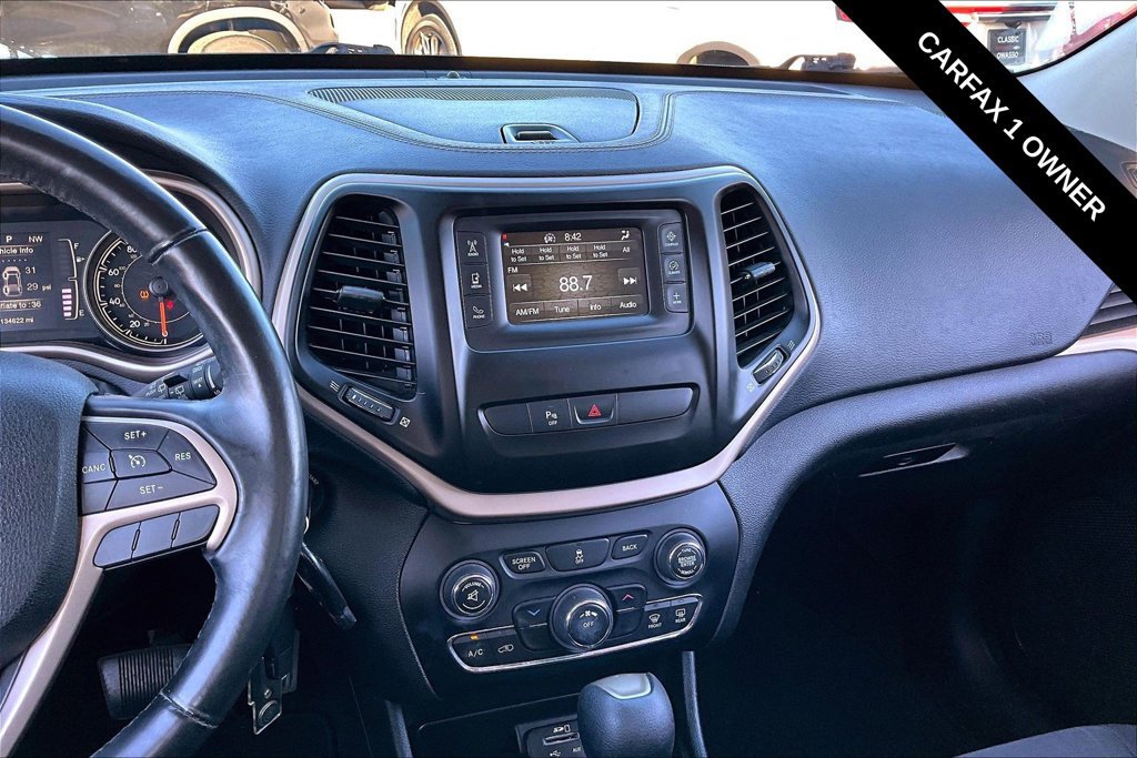 Used 2016 Jeep Cherokee Latitude w/ Safety/Convenience Group AWD/4WD image 13