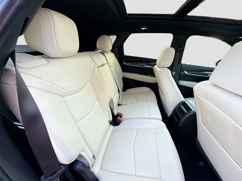 Used 2022 Cadillac XT5 Sportv w/ Technology Package image 27