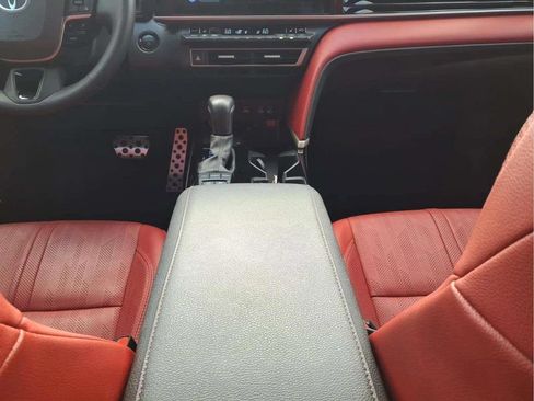 Used 2025 Toyota Camry XSE FWD image 12