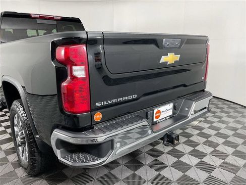 Used 2025 Chevrolet Silverado 2500 LT w/ Safety Package image 7