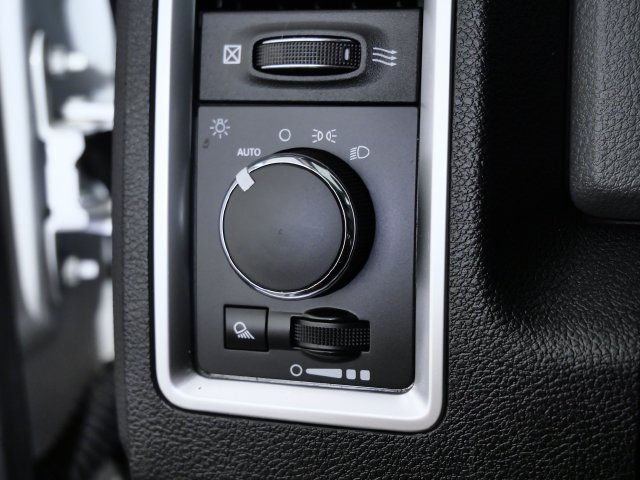 Used 2017 RAM 1500 Classic SLT RWD image 21
