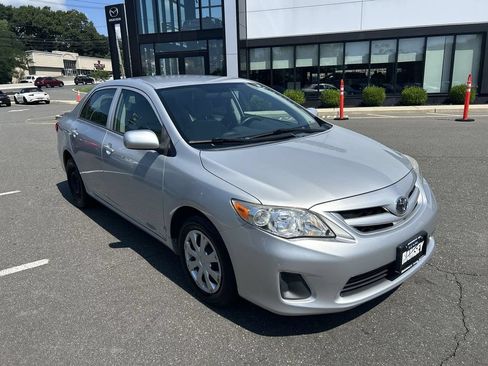 Used 2013 Toyota Corolla L FWD image 2