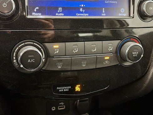 Used 2018 Nissan Rogue S image 23