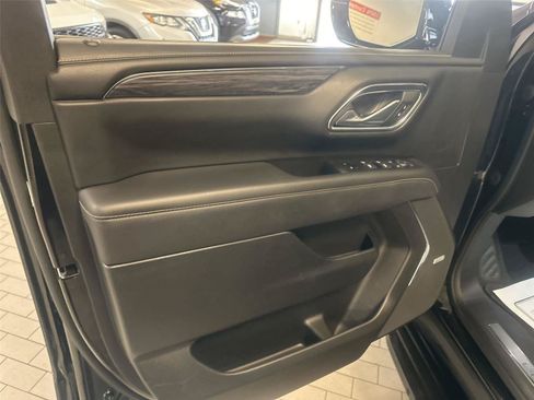 Used 2023 GMC Yukon XL SLT w/ SLT Premium Package AWD/4WD image 22
