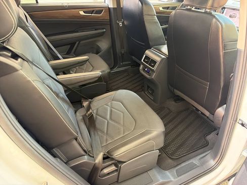 Used 2024 Volkswagen Atlas SE FWD image 32