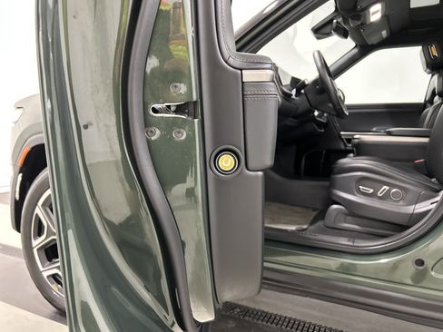 Used 2024 Rivian R1S Adventure AWD/4WD image 32