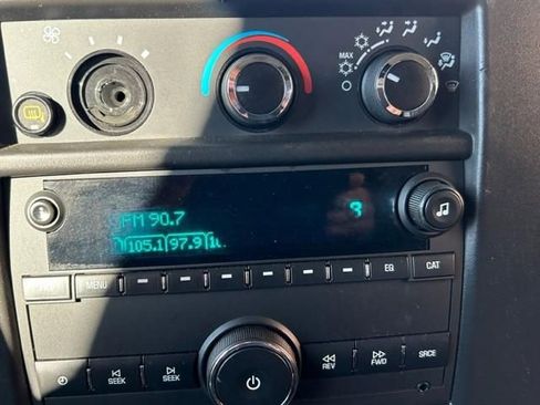 Used 2022 Chevrolet Express 2500 w/ Driver Convenience Package image 10