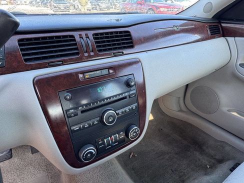 Used 2006 Chevrolet Impala LT FWD image 11