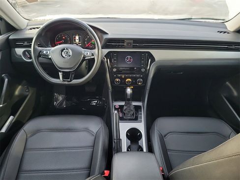 Used 2021 Volkswagen Passat 2.0T SE image 9