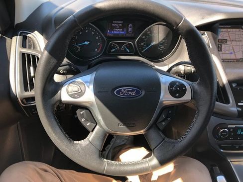 Used 2013 Ford Focus Titanium w/ Titanium Handling Pkg FWD image 17