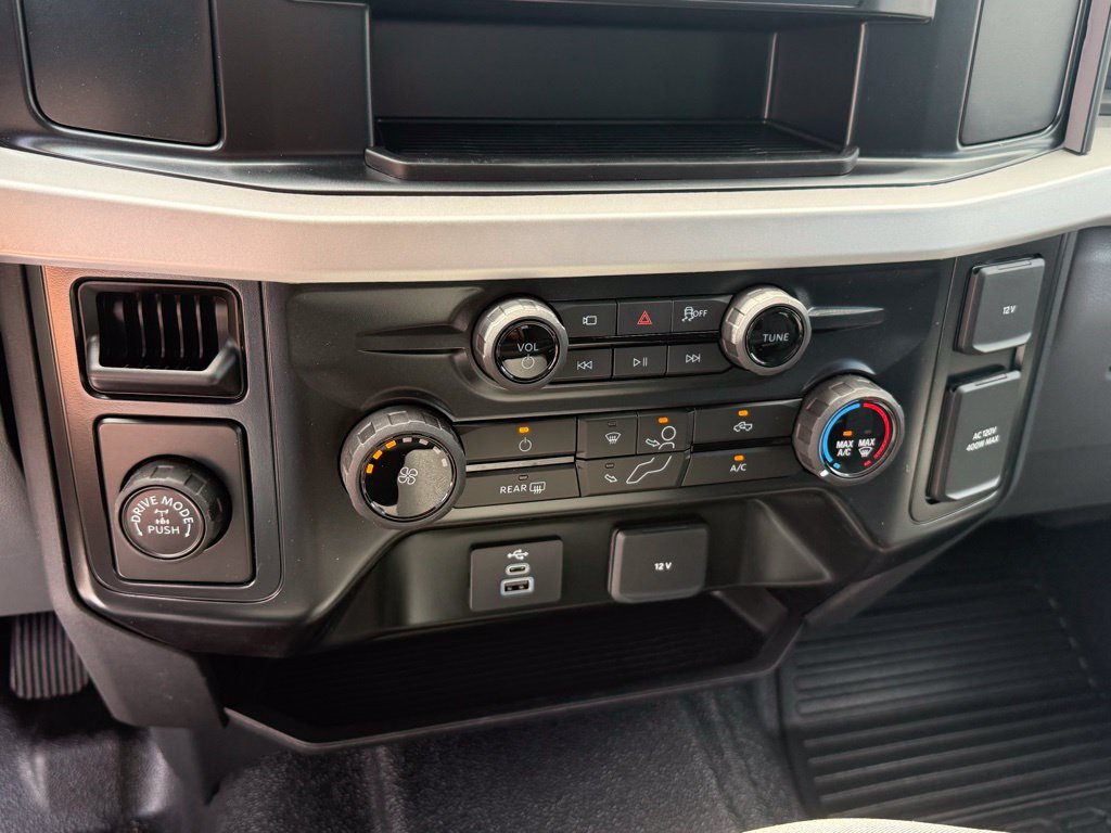 New 2025 Ford F350 XL w/ 360-Degree Camera Package RWD image 26