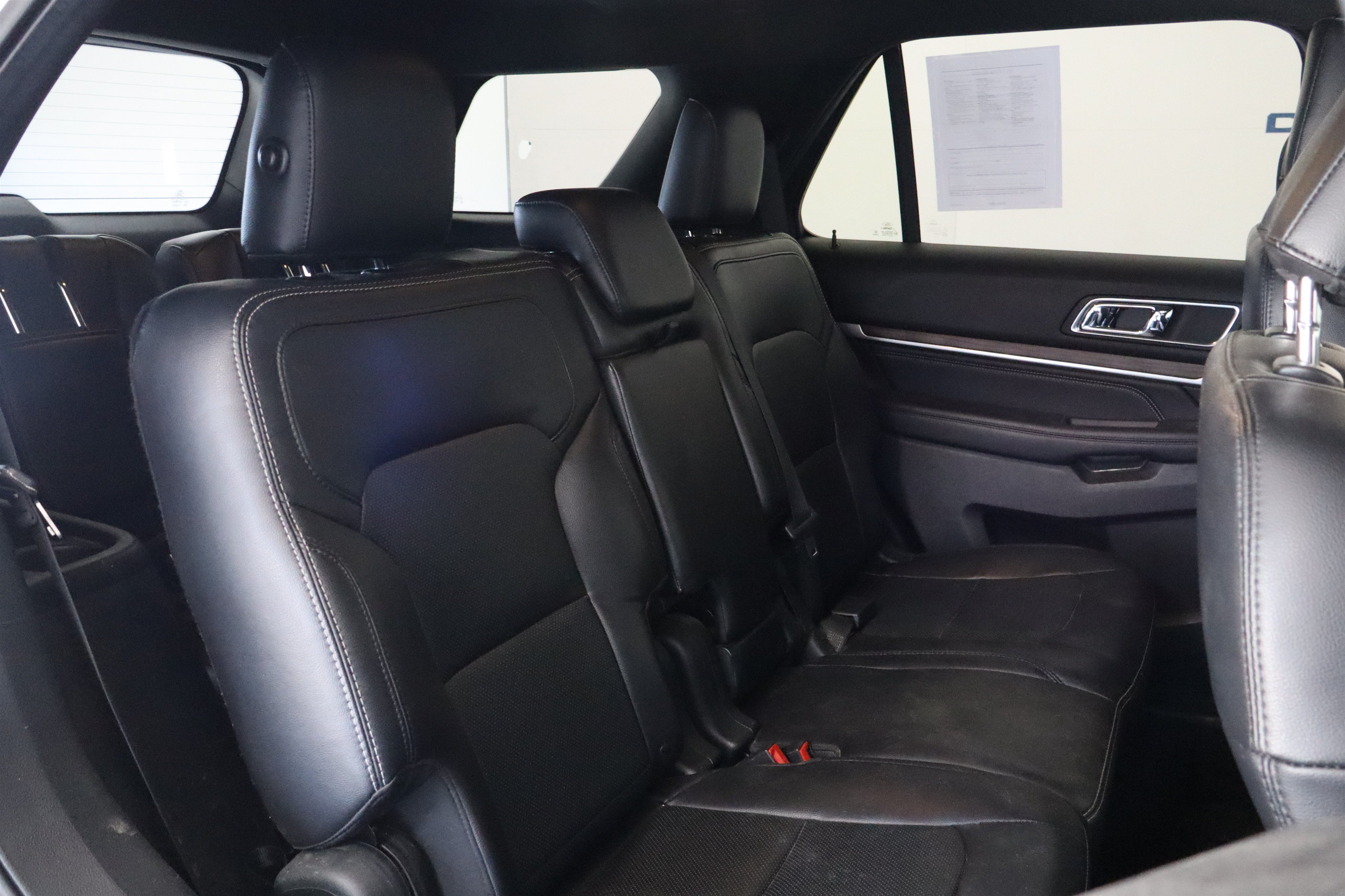 Used 2019 Ford Explorer Limited w/ Class III Trailer Tow Package AWD/4WD image 21