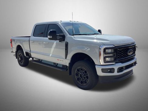 Used 2025 Ford F250 Lariat w/ Black Appearance Package AWD/4WD image 4