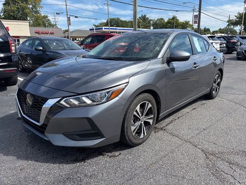 Used 2022 Nissan Sentra SV image 3