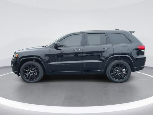 Used 2020 Jeep Grand Cherokee Altitude AWD/4WD image 5