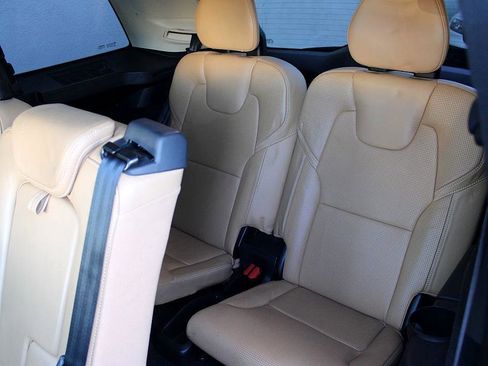 Used 2016 Volvo XC90 T6 image 32