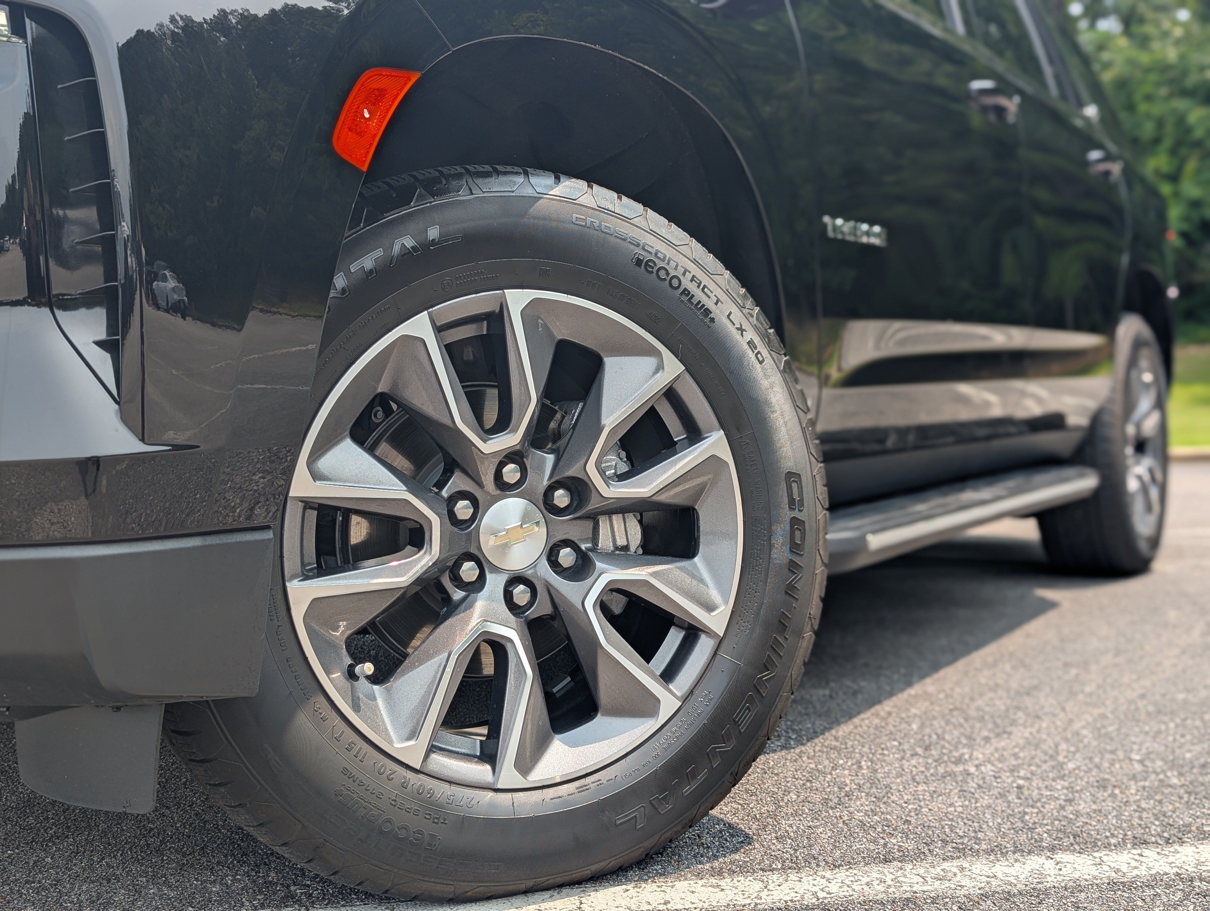 Used 2023 Chevrolet Tahoe LT w/ Luxury Package RWD image 38