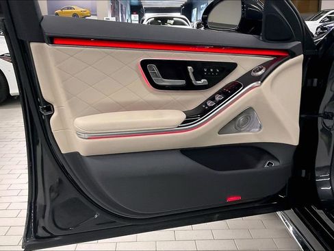 Certified 2025 Mercedes-Benz S 580e 4MATIC Sedan image 15