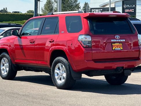Used 2022 Toyota 4Runner SR5 Premium w/ Moonroof Package AWD/4WD image 6