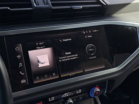 Certified 2023 Audi Q3 2.0T Premium w/ Convenience Package image 12