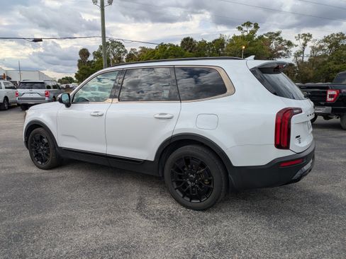 Used 2021 Kia Telluride EX w/ EX Premium Package image 6