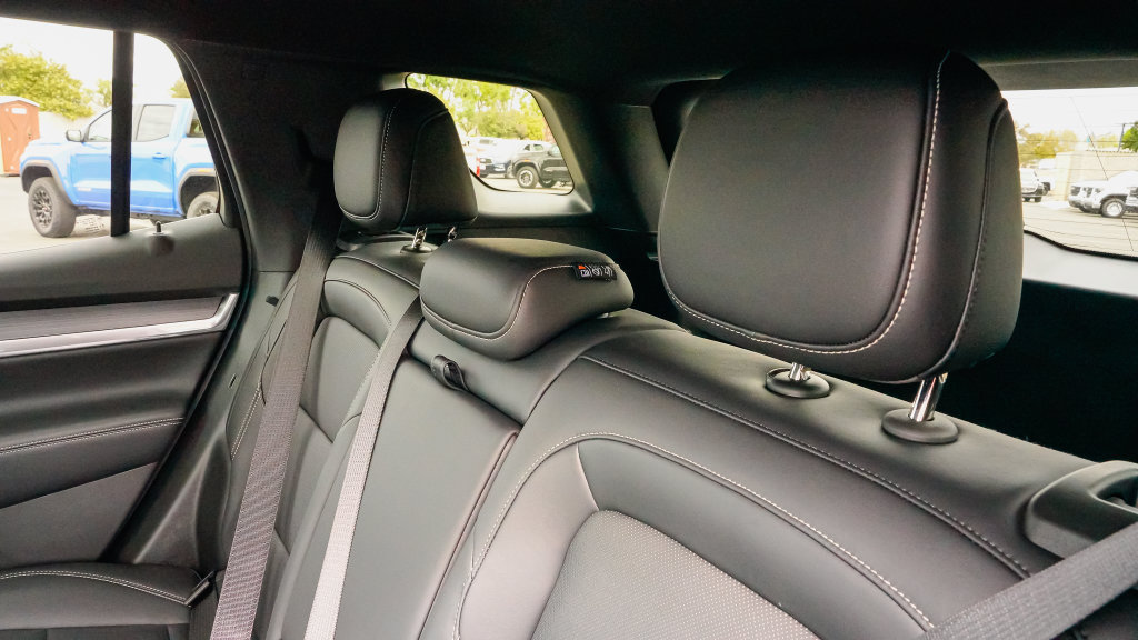 New 2027 GMC Terrain Elevation w/ Elevation Premium Package FWD image 10
