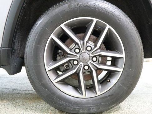 Used 2020 Jeep Grand Cherokee Limited image 22