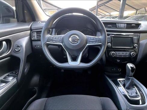 Certified 2019 Nissan Rogue Sport S image 6