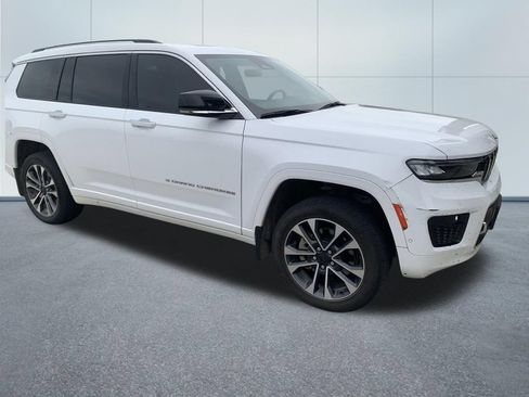 Used 2021 Jeep Grand Cherokee L Overland w/ Luxury Tech Group IV AWD/4WD image 3