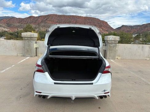 Used 2019 Toyota Camry XSE image 8