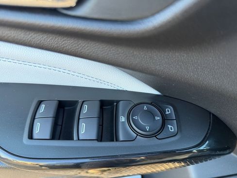 Used 2025 Chevrolet Trax LT image 20