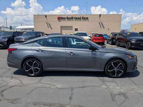 Used 2025 Nissan Altima 2.5 SR FWD image 2