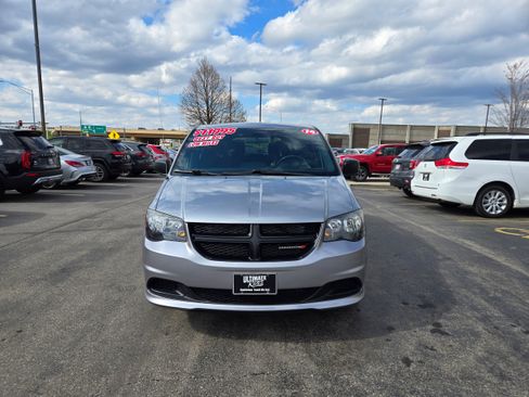 Used 2014 Dodge Grand Caravan SE w/ Quick Order Package 29E SE FWD image 2