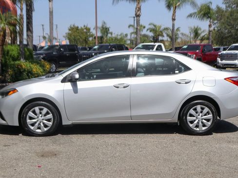 Used 2016 Toyota Corolla LE FWD image 5