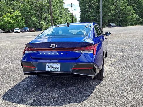 Certified 2025 Hyundai Elantra SEL FWD image 7