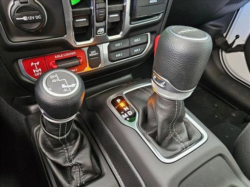 New 2025 Jeep Gladiator Mojave w/ Convenience Group image 12