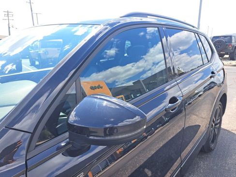 Used 2022 Volkswagen Tiguan SE R-Line AWD/4WD image 39