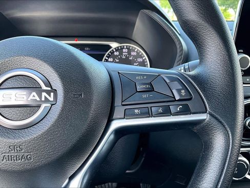 Used 2025 Nissan Sentra SV image 25