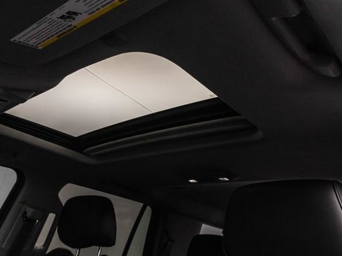 Used 2015 Cadillac Escalade Luxury image 21