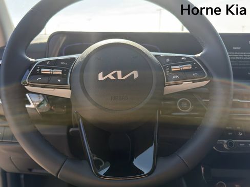 New 2026 Kia Seltos S FWD image 13