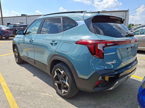 Used 2024 Kia Seltos EX AWD/4WD image 7